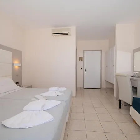 Costa Angela Seaside 호텔 3*