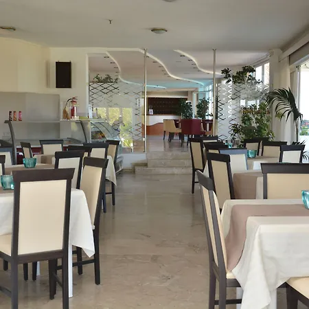 Costa Angela Seaside Hotel 3*