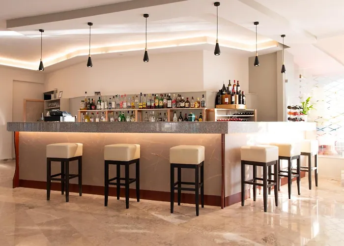 Costa Angela Seaside Hotell 3*