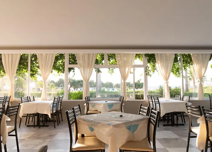 Costa Angela Seaside Hotell
